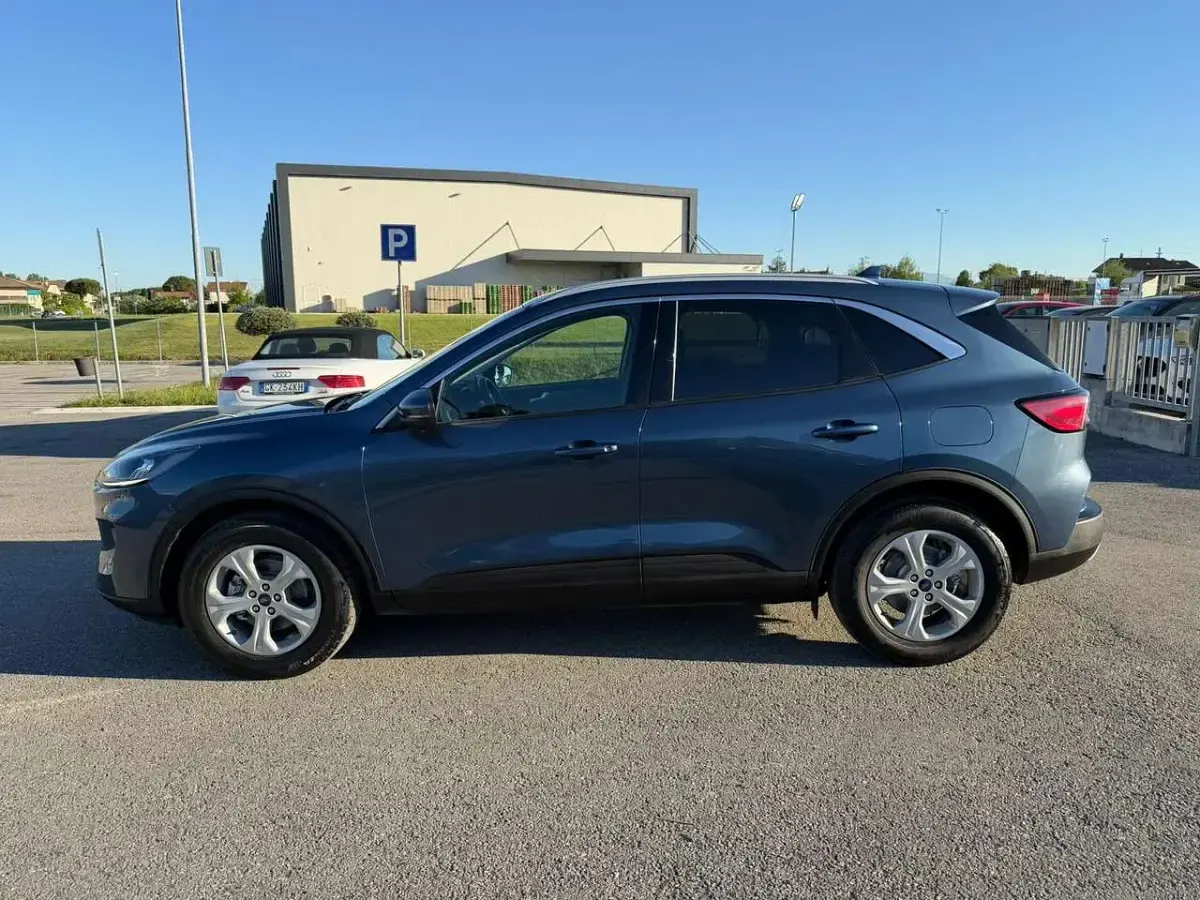 Usata Ford Kuga Titanium X 120 CV (88 kW) 2024 Blu/azzurro SUV
