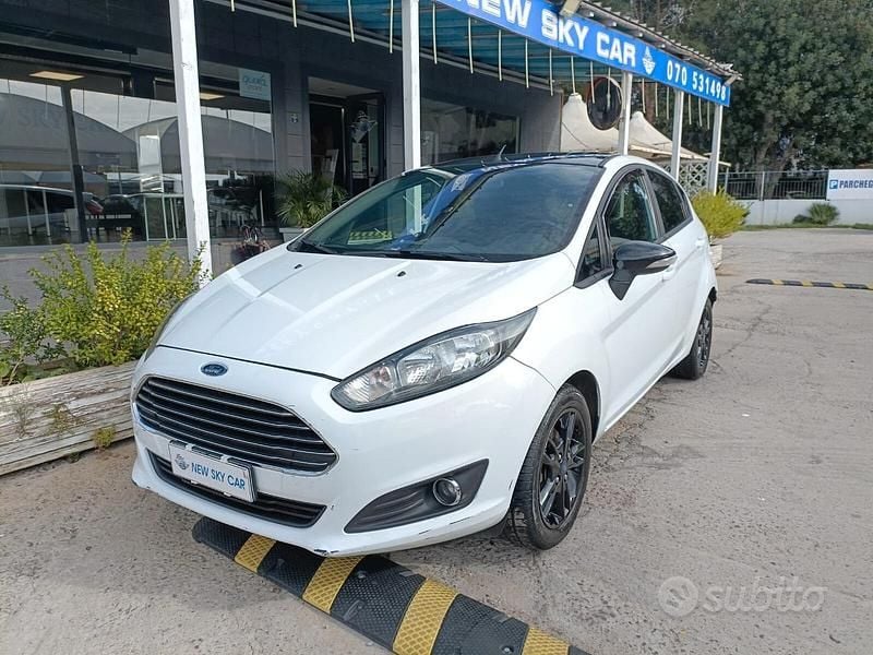 Usata Ford Fiesta Titanium 95 CV (69 kW) 2016 Bianco Utilitaria