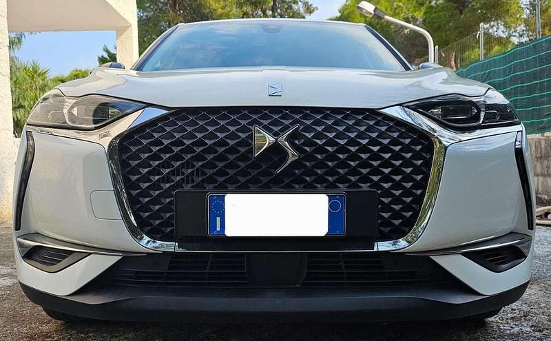 Usata DS Automobiles DS3 Crossback So Chic 110 CV (80 kW) 2021 Bianco SUV