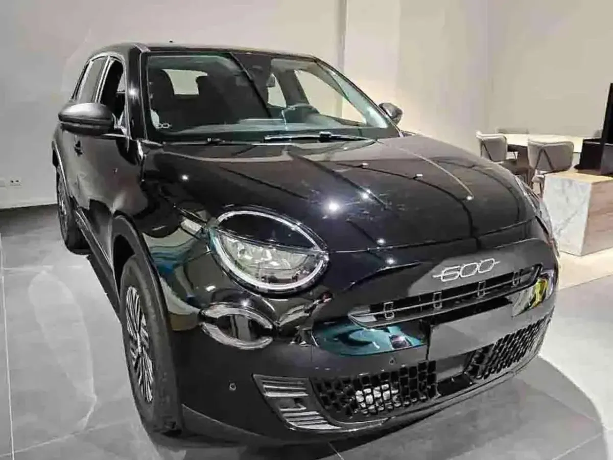 Nuova Fiat 600 101 CV (74 kW) 2025 Nero SUV