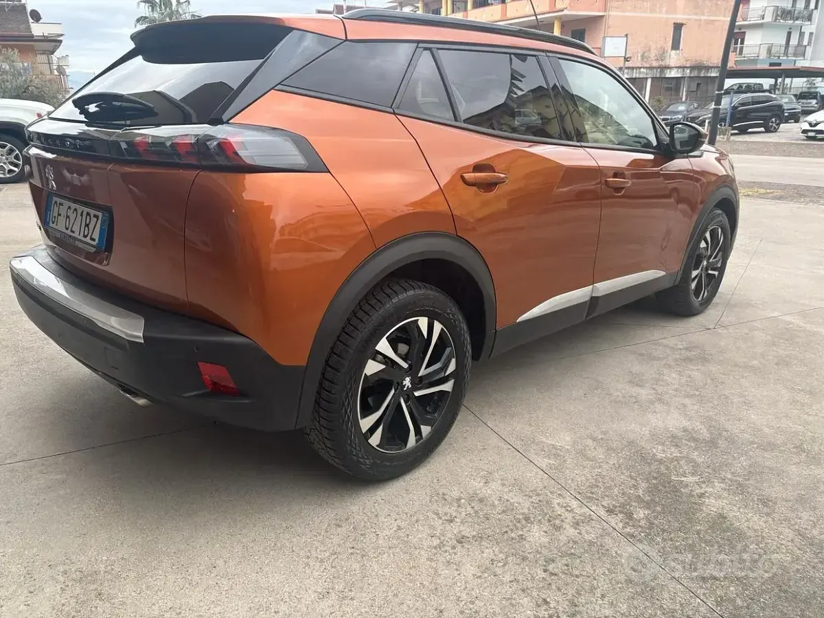 Usata Peugeot 2008 Allure 131 CV (96 kW) 2021 Marrone SUV