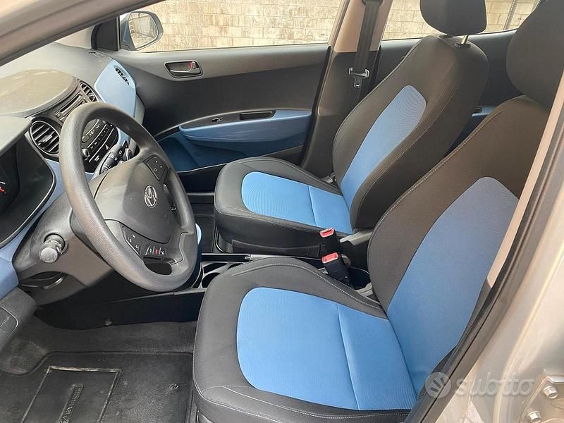 Usata Hyundai i10 Edition 67 CV (49 kW) 2015 Grigio Utilitaria