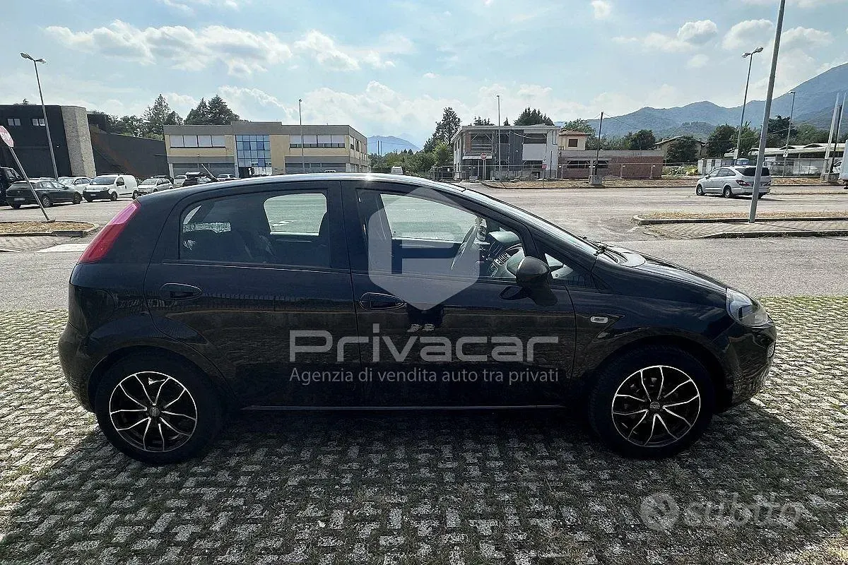 Usata Fiat Punto Lounge 69 CV (50 kW) 2016 Nero Utilitaria