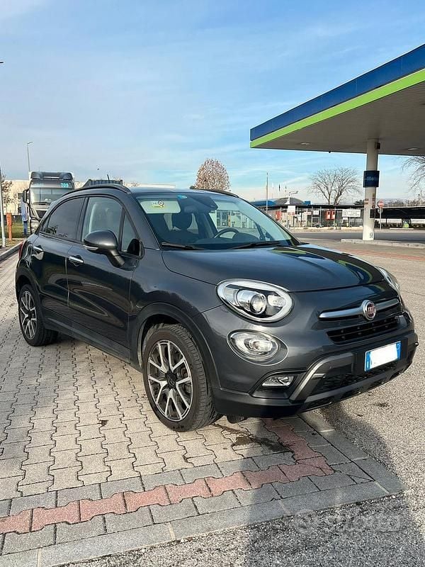 Grigio Usata 2016 Fiat 500X Cross Plus SUV | 9500 € (Buon prezzo) - Immagine 1/4