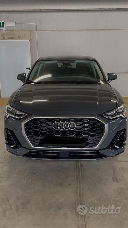 Usata Audi Q3 Sportback Business 150 CV (110 kW) 2021 Grigio SUV