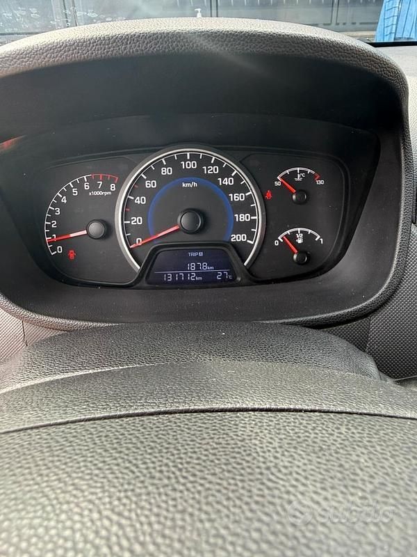 Usata Hyundai i10 69 CV (50 kW) 2019 Rosso Utilitaria