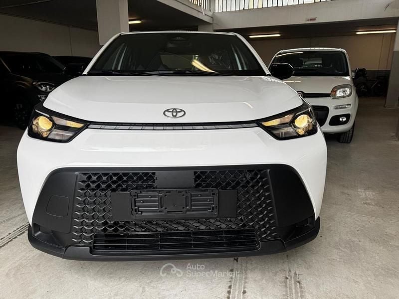 Nuova Toyota Aygo X 92 CV (67 kW) 2026 Bianco SUV