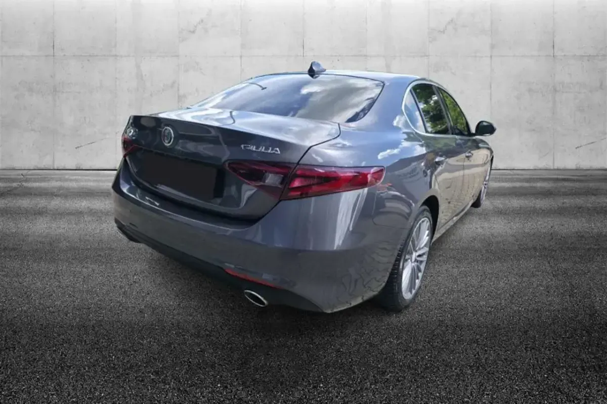 Usata Alfa Romeo Giulia Super 201 CV (147 kW) 2019 Grigio Berlina
