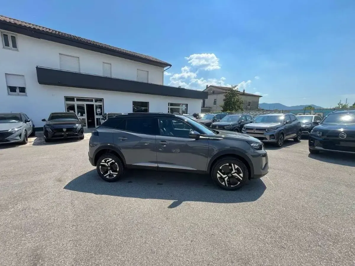 Nuova Peugeot 2008 GT 136 CV (100 kW) 2026 Grigio SUV