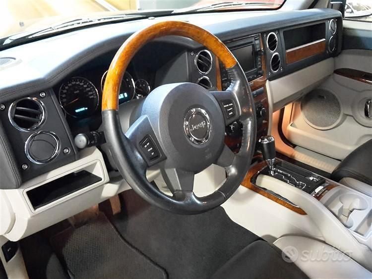 Usata Jeep Commander Overland 218 CV (160 kW) 2007 Nero SUV