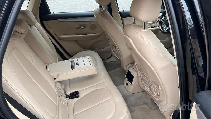 Usata BMW 216 Active Tourer Luxury Line 116 CV (85 kW) 2015 Nero Monovolume