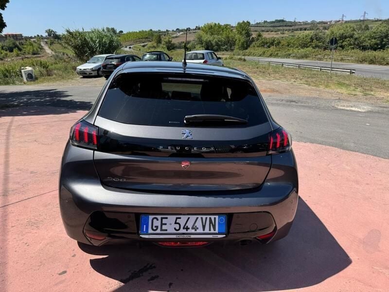 Usata Peugeot 208 GT 101 CV (74 kW) 2021 Grigio Utilitaria