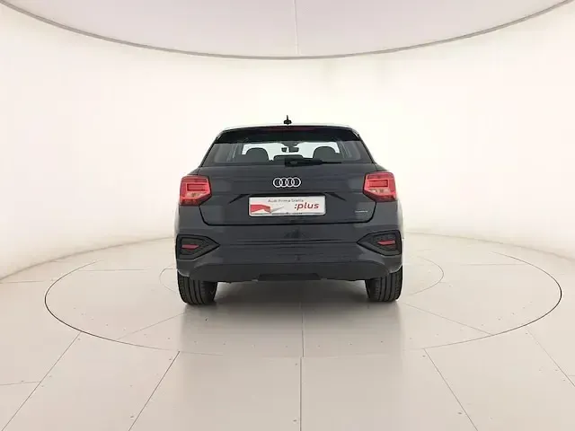 Usata Audi Q2 Advanced 150 CV (110 kW) 2024 Grigio manhattan metallizzato SUV