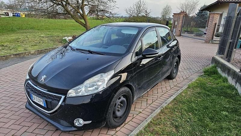 Usata Peugeot 208 Active 68 CV (50 kW) 2014 Utilitaria