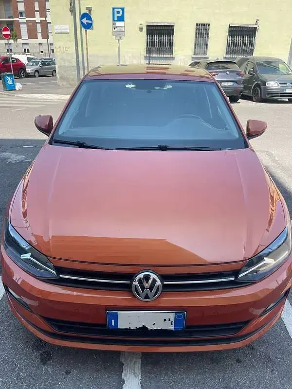 Usata VW Polo Comfortline 95 CV (69 kW) 2019 Arancione Utilitaria