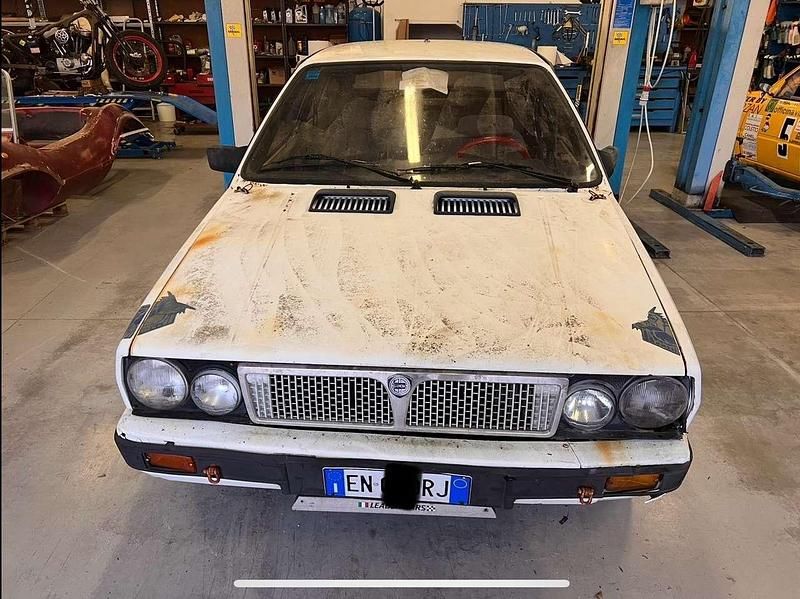 Usata Lancia Delta 166 CV (122 kW) 1987 Other Utilitaria