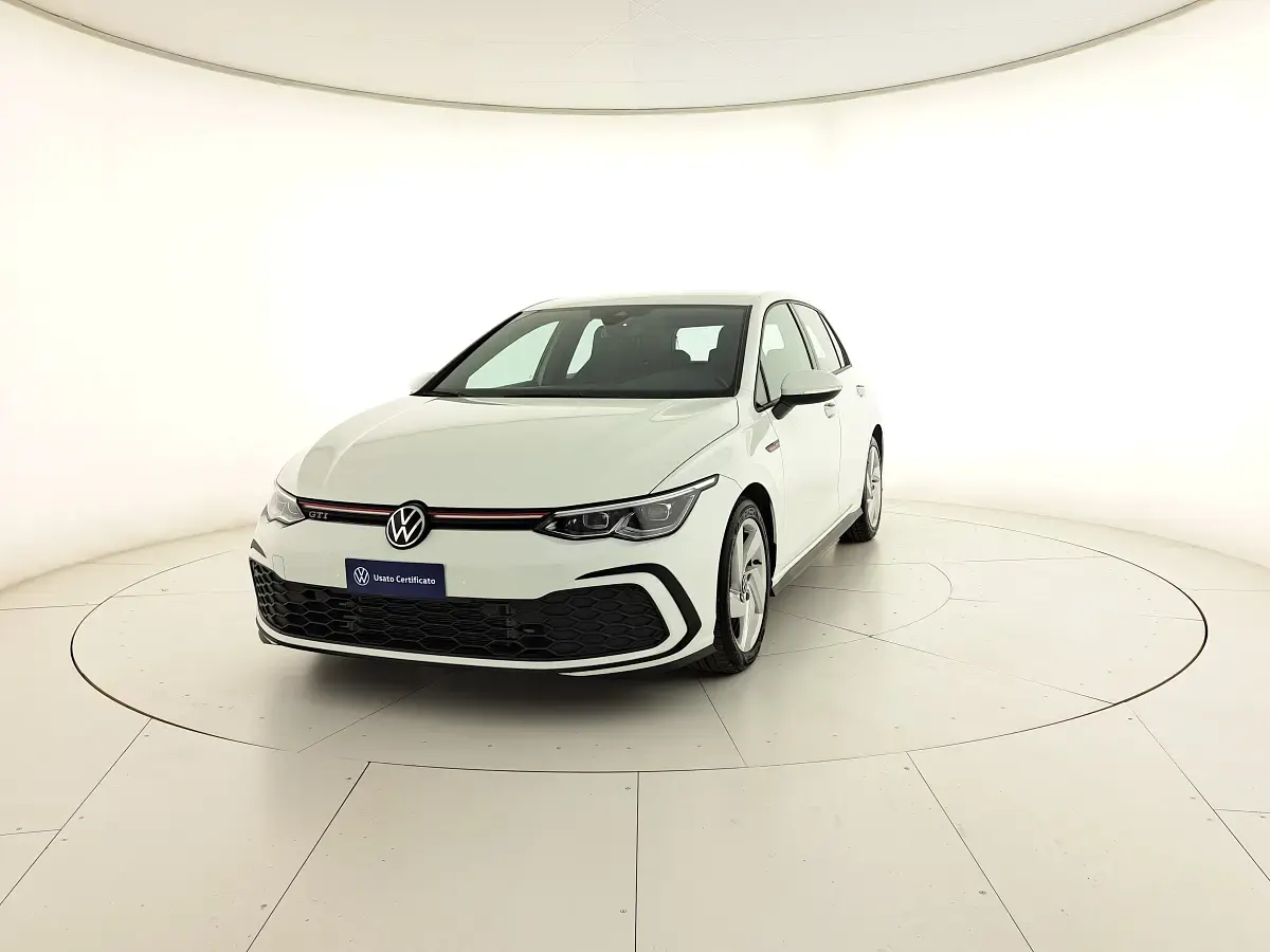 Usata VW Golf VIII GTI 245 CV (180 kW) 2022 Pure white Berlina