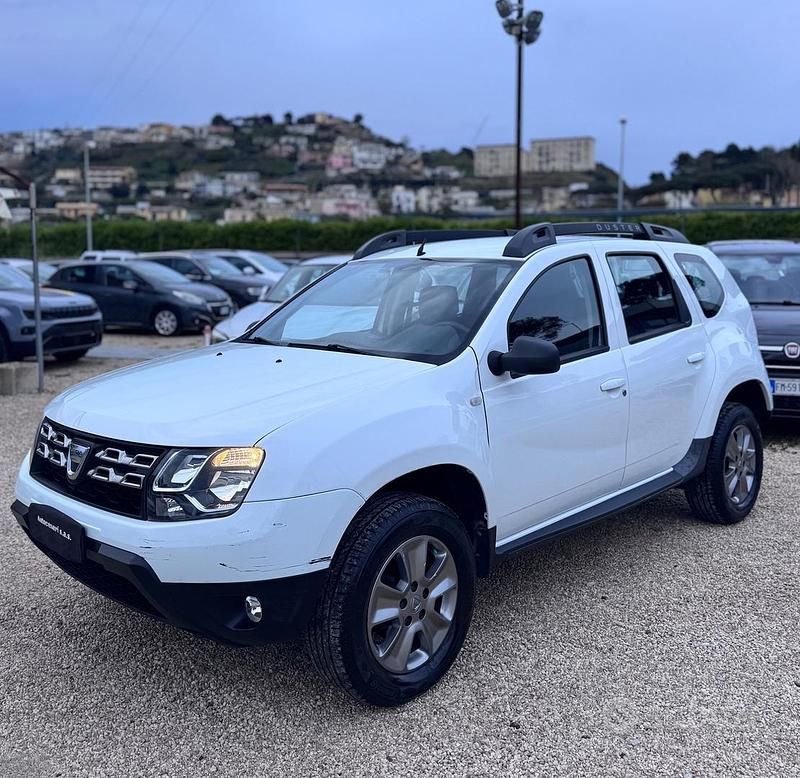 Usata Dacia Duster Lauréate 110 CV (80 kW) 2015 Bianco SUV