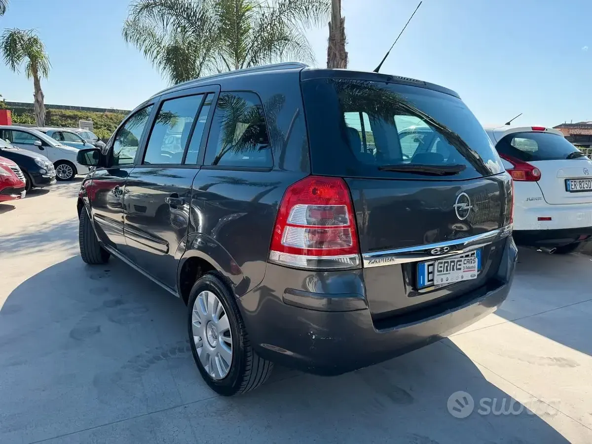 Usata Opel Zafira 94 CV (69 kW) 2010 Grigio Monovolume