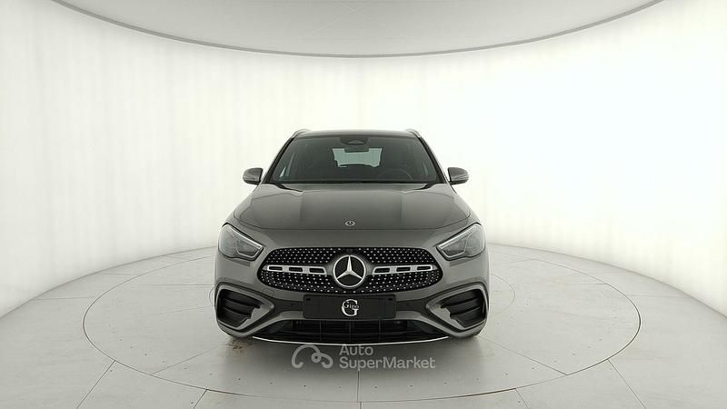 Nuova Mercedes GLA200 150 CV (110 kW) 2026 Gray SUV