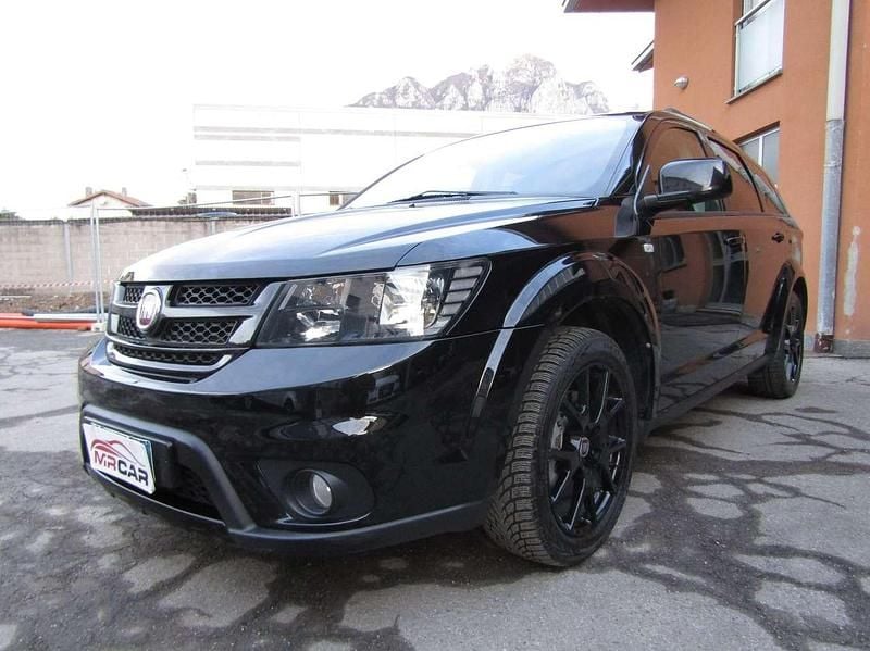 Nero metallizzato Usata 2016 Fiat Freemont Black Code SUV | 11.999 € (Buon prezzo) - Immagine 1/4
