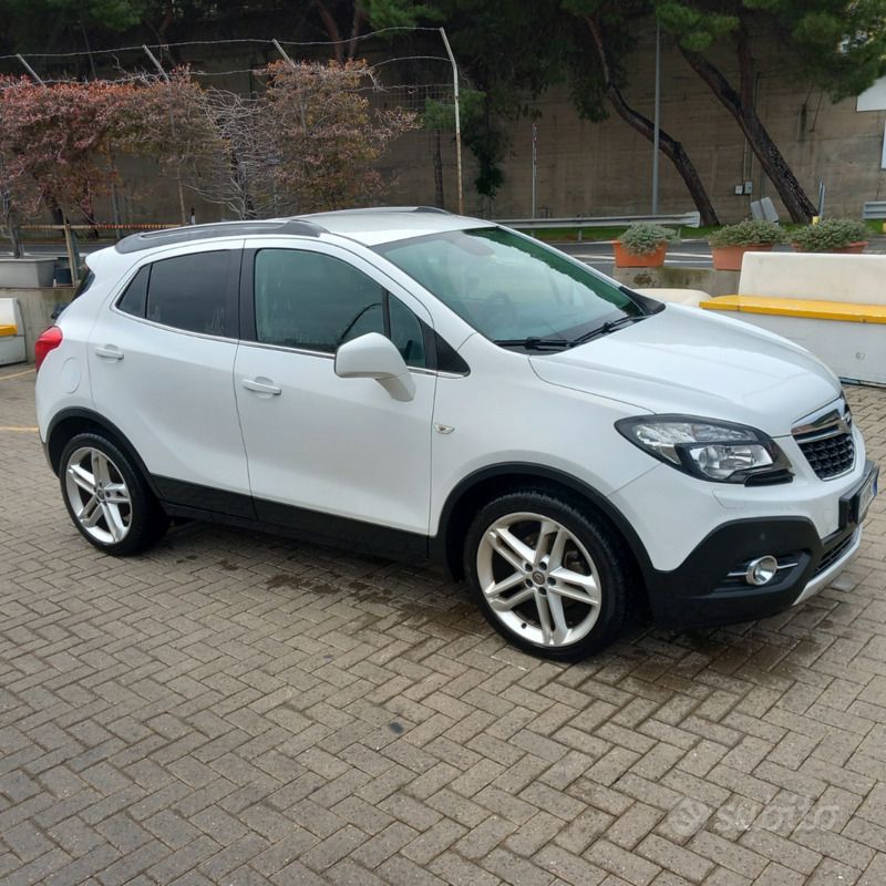 Usata Opel Mokka Cosmo 131 CV (96 kW) 2015 Bianco SUV