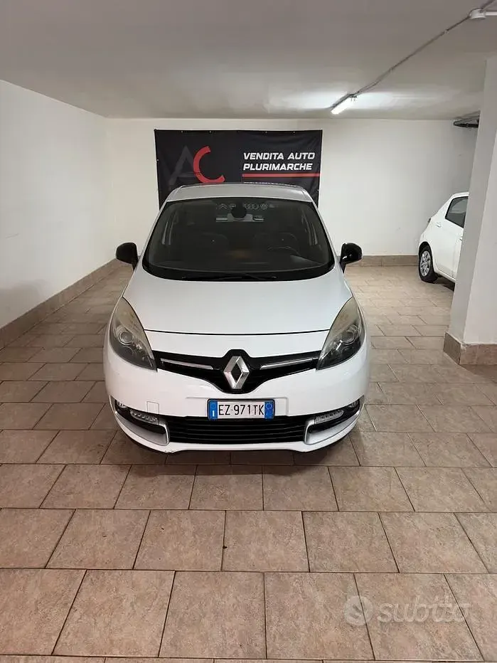 Usata Renault Scénic LIMITED 110 CV (80 kW) 2015 Other Monovolume