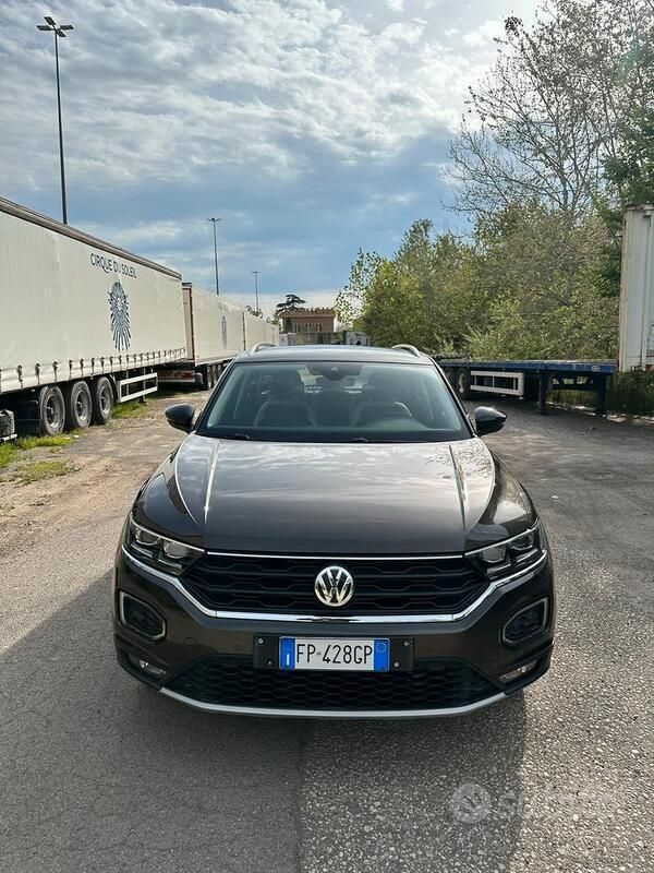 Usata VW T-Roc 150 CV (110 kW) 2018 Grigio SUV