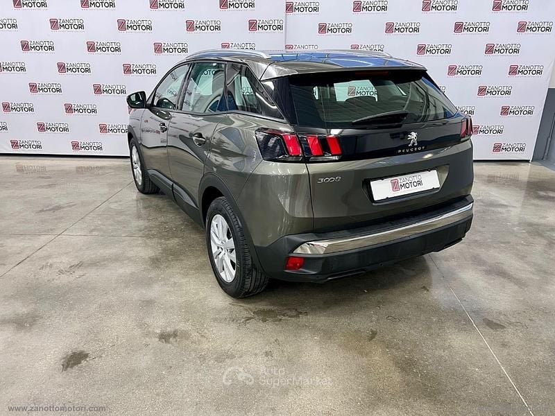 Usata Peugeot 3008 Active 131 CV (96 kW) 2018 Grigio SUV