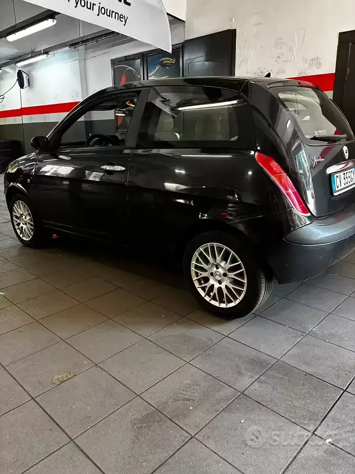 Usata Lancia Ypsilon 60 CV (44 kW) 2005 Nero Utilitaria