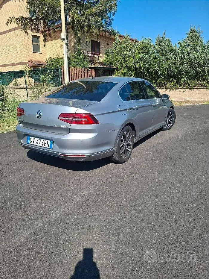 Usata VW Passat 150 CV (110 kW) 2018 Grigio Berlina