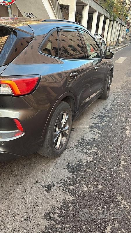 Usata Ford Kuga 120 CV (88 kW) 2022 SUV