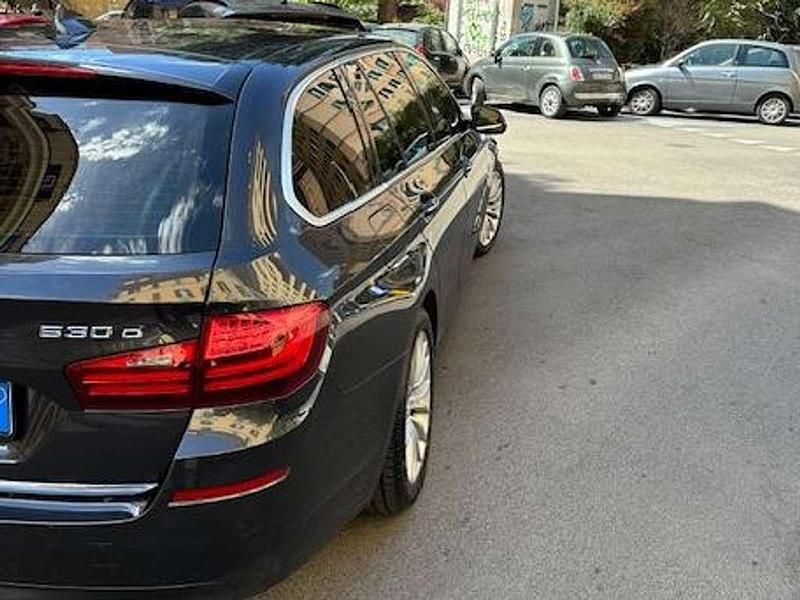 Usata BMW 530 Luxury Line 258 CV (189 kW) 2014 Nero Station wagon