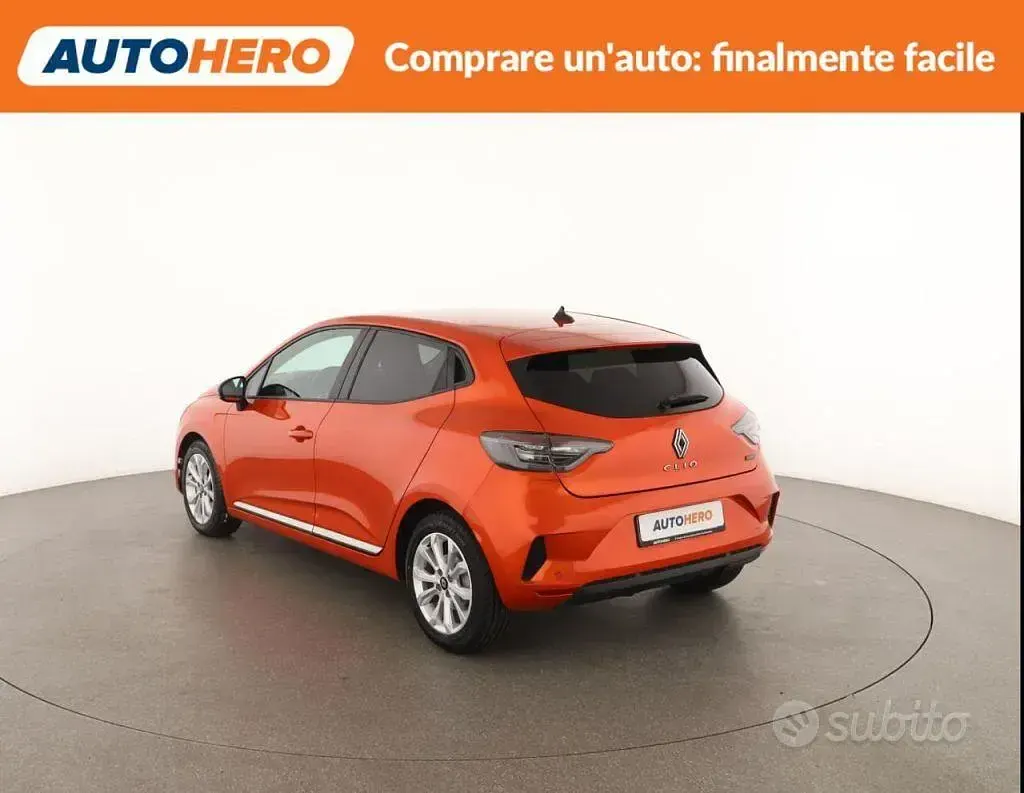 Usata Renault Clio V Evolution 94 CV (69 kW) 2024 Arancione Berlina