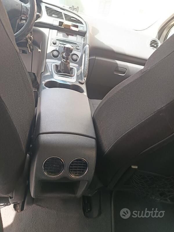 Usata 2009 Peugeot 3008 Station wagon | 3200 € (Super prezzo) - Immagine 1/4