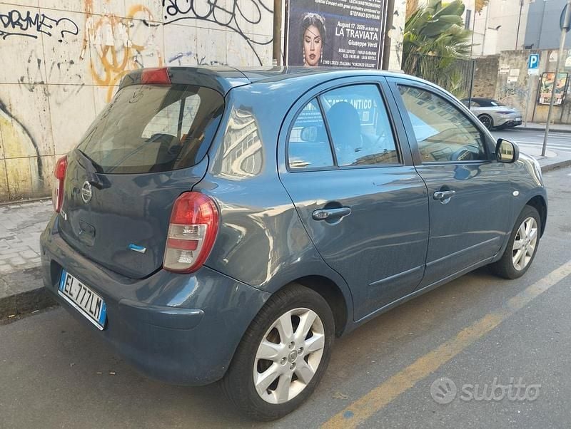 Gebraucht Nissan Micra Tekna 80 PS (58 kW) 2012 Grau Kleinwagen