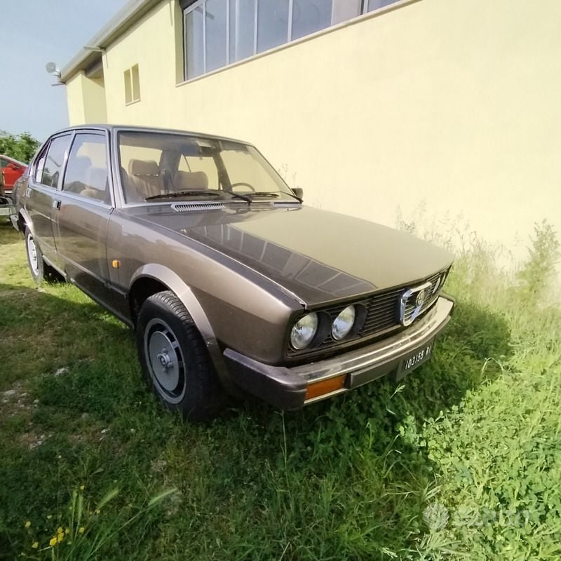 Usata 1982 Alfa Romeo Alfetta Quadrifoglio Tre volumi | 7000 € - Immagine 1/4