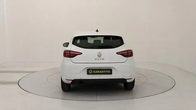 Käytetty Renault Clio V Business 86 HP (63 kW) 2021 Valkoinen Sedan