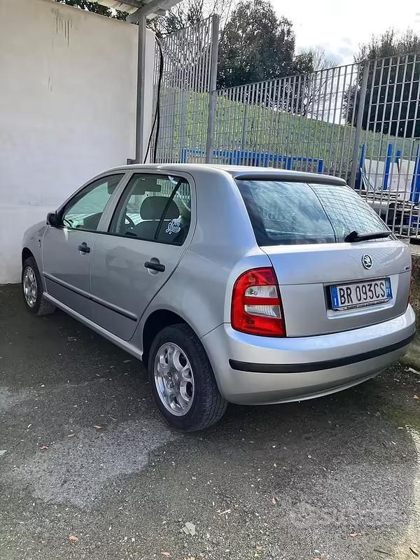 Usata Skoda Fabia 101 CV (74 kW) 2001 Grigio Berlina