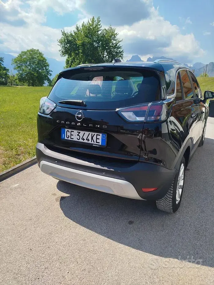 Usata Opel Crossland Elegance 110 CV (80 kW) 2021 Nero SUV