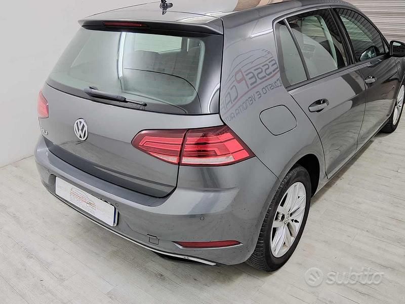 Usata VW Golf VII Executive 116 CV (85 kW) 2019 Grigio Berlina