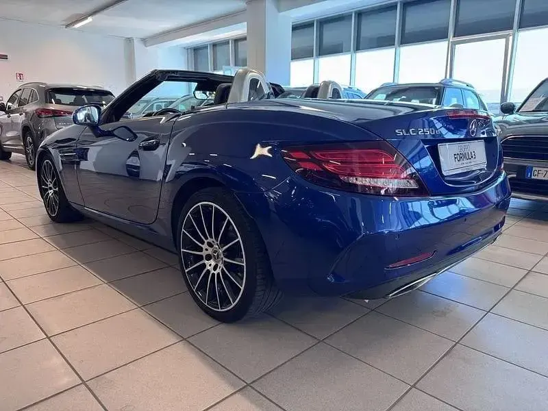 Usata Mercedes SLC250 Premium 203 CV (149 kW) 2017 Blu Cabrio