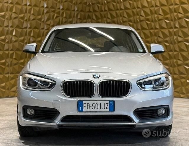 Argento Usata 2016 BMW 118 Advantage Due volumi | 11.800 € (Buon prezzo) - Immagine 1/4