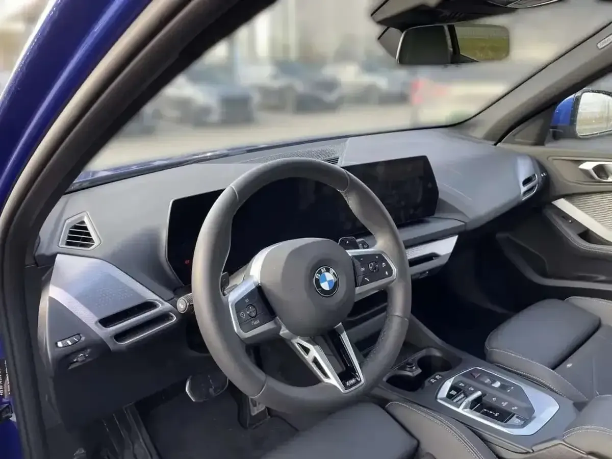 Usata BMW 118 M Sport 150 CV (110 kW) 2025 Blu/azzurro Utilitaria