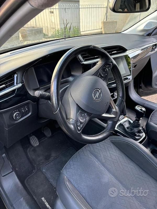 Usata Opel Corsa Elegance 101 CV (74 kW) 2020 Nero Utilitaria