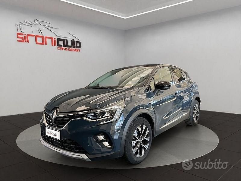 Usata Renault Captur Techno 160 CV (117 kW) 2022 Blu/azzurro SUV
