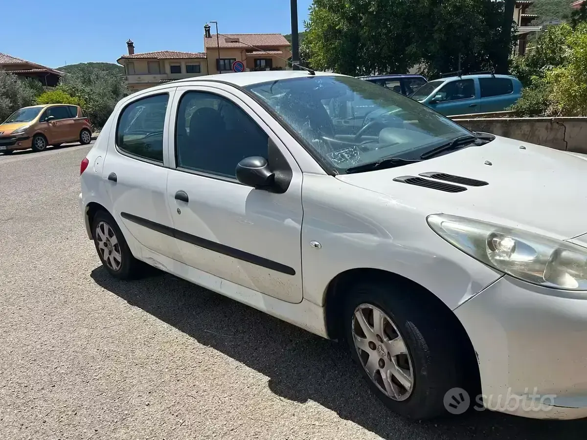 Usata Peugeot 206 60 CV (44 kW) 2010 Bianco Berlina