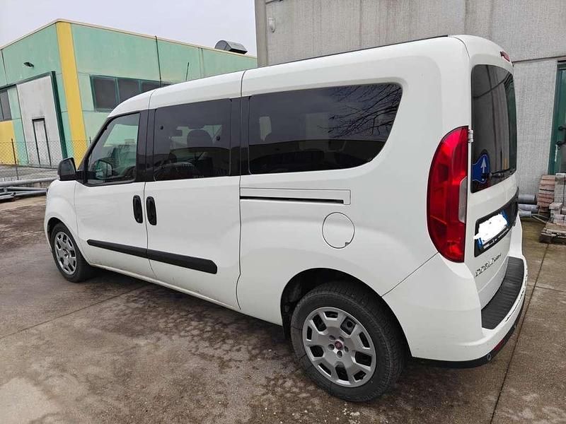 Usata Fiat Doblò Lounge 105 CV (77 kW) 2019 Bianco Monovolume