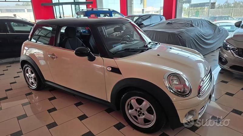 Usata Mini Cooper D Chili 108 CV (79 kW) 2009 Bianco Utilitaria