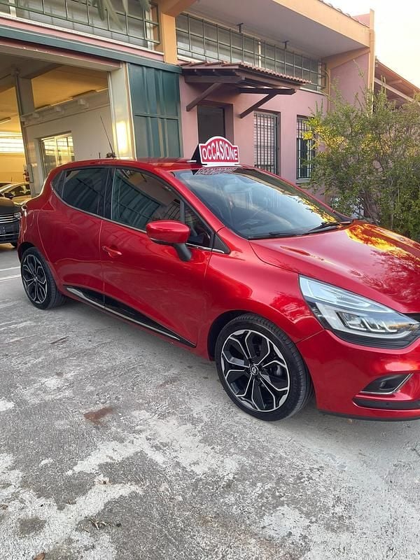 Usata Renault Clio Intens 90 CV (66 kW) 2016 Rosso Coupé
